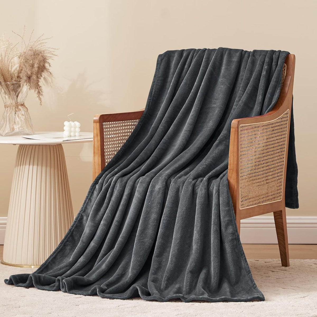 Vømre Plush Blanket - Grey Fog