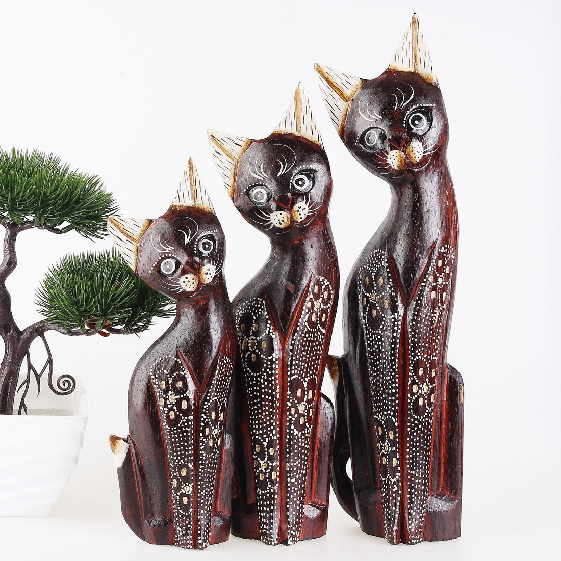 Wooden Decoration Set of Three Cats Leona