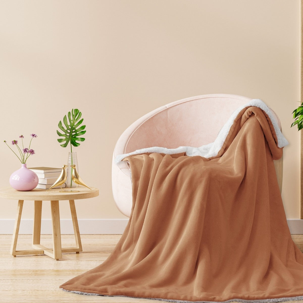 Plush blanket with lamb - Honey Gold